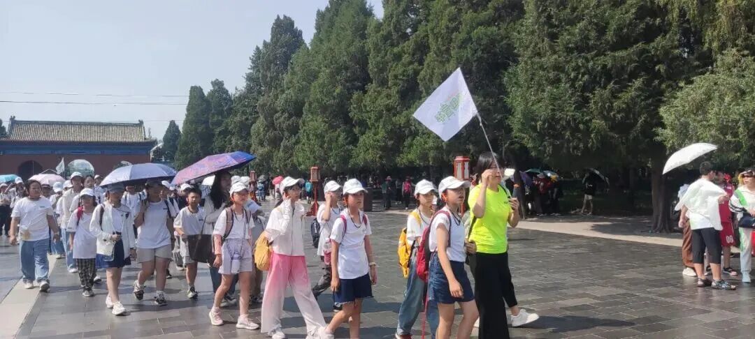 【半日营】中轴线上的中国故事,深度探访钟鼓楼、什刹海与万宁桥,读懂北京中轴文脉,赏析古建艺术,寻找中轴线界桩