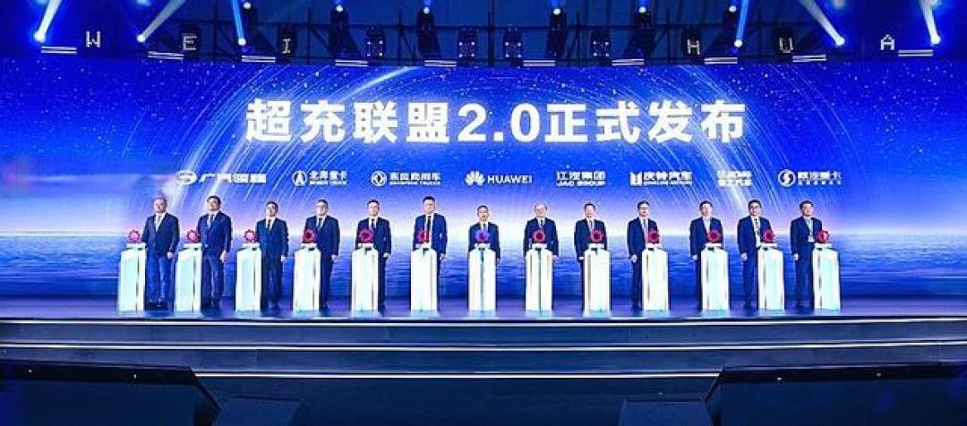 央视春节特别报道:华为兆瓦超充让电动重卡全场景畅行无阻