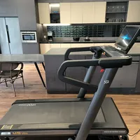 易跑M5 Ultra的正负坡度：实用创新还是营销噱头？2000+用户观点大PK