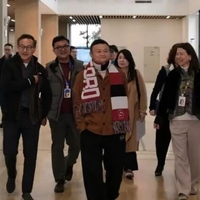 马云罕见现身！暴露富豪穿衣潜规则！