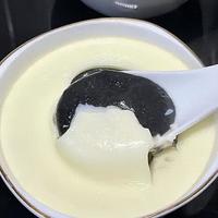 每天一碗黑芝麻炖奶，7天见证发丝变黑、气色回升，信不信由你！
