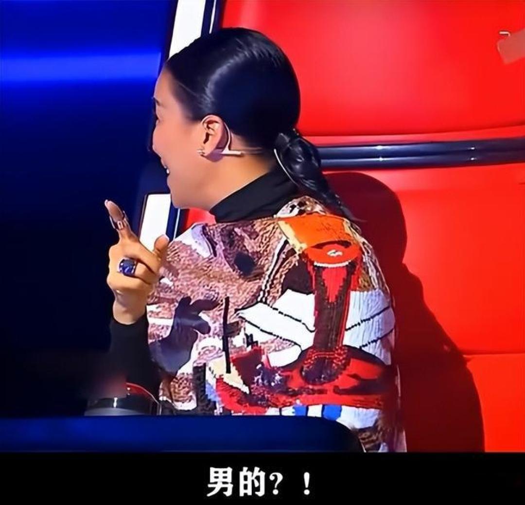 新华社45字评周深春晚表现,不提歌技却一针见血,戳中年歌迷心坎
