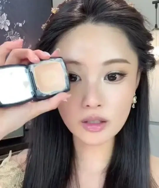 毛戈平粉膏的正确打开方式！！ #新手化妆教程#粉底液#粉膏#毛戈平