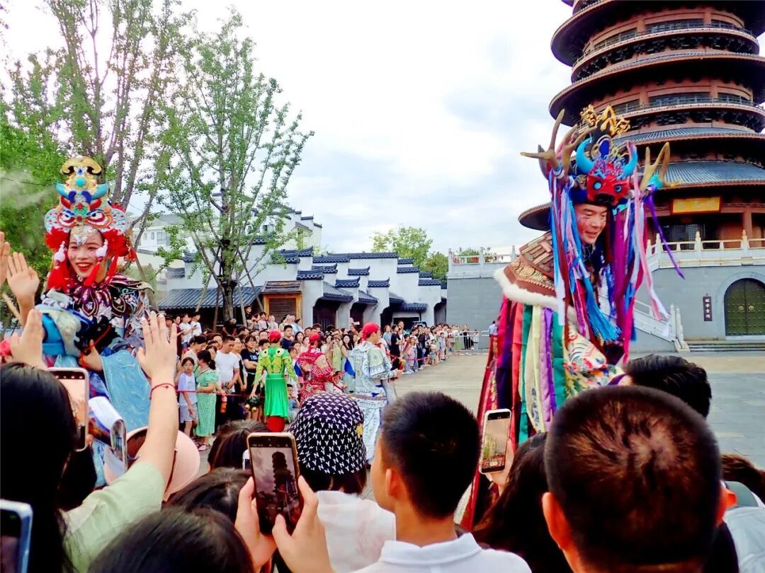 婺源婺女洲：火树银花，夜游徽韵小镇的非遗流光