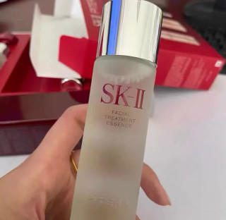 SK-II神仙水与大红瓶眼霜护肤组合