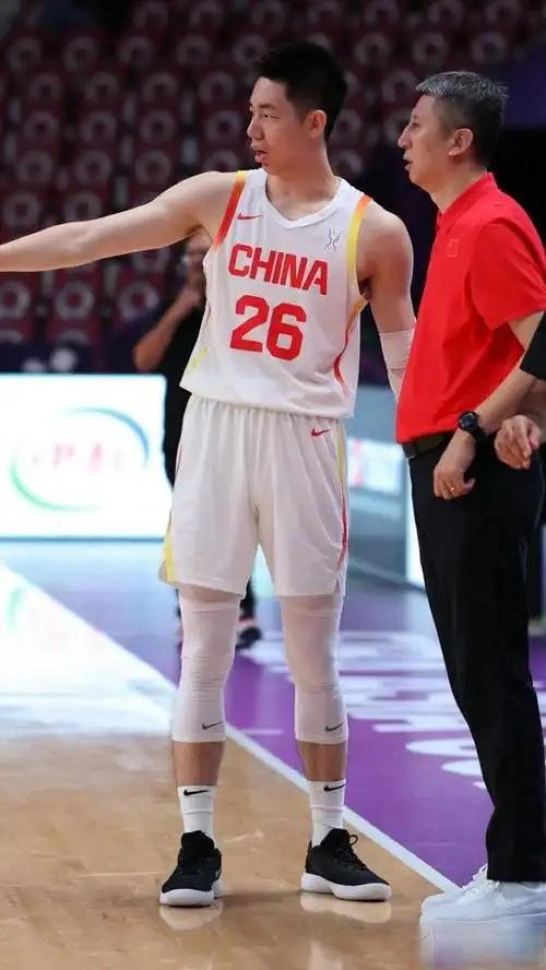 在看到王俊杰、朱俊龙、贺希宁、李弘权的表现后,中国男篮是否迎来小前锋盛世?