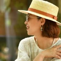 比“披丝巾”更可怕的是：佩戴老年帽，显老又寒酸，大妈感十足！