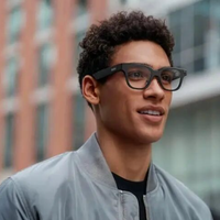 传统眼镜厂商加速切入AI赛道，2025年以来多路径布局智能眼镜生态