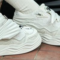 玖贰幺：一双鞋，藏着东方的和平哲学