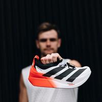 阿迪最近大招不少！今天这双新鞋同样很震撼！