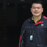 电摩被黄牌卡死！汪勇代表急呼：给外卖小哥上绿牌，路权放开！