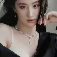 刘亦菲代言猫人内衣，骨相皮相双绝，头发丝都在发光？？