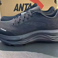 安踏跑鞋矩阵是战略升级还是资源分散？1000+用户观点大PK