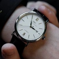 中年男人戴手表“买精不买杂”，这4个中产品牌比劳力士更有腔调