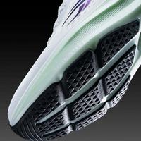 一模双密跑鞋真能兼顾缓震与回弹？实测三大品牌拆解技术含金量