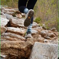 雨天越野跑不打滑！装备+跑法双管齐下稳如老狗
