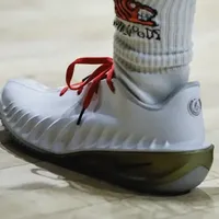 很少发球鞋测评的视频版了
这鞋真怪 要发个视频 
Nike GT CUT 4 一场球➕一训练
三分钟说一说 #打篮球的男孩 #创作者中心 #创作灵感 #gtcut #gtcut4测评