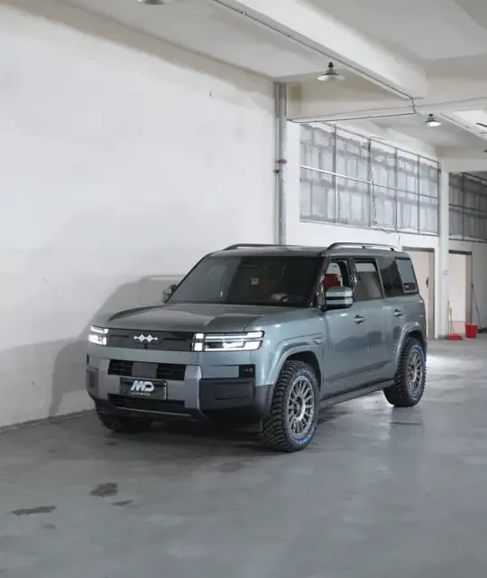 带你体验第一人称给方程豹钛7，安装一套大宽胎！#方程豹钛7 #谜底魔毯 #第一人称视角 #爱越野爱生活