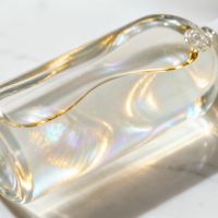 控油蓬松洗发水怎么选？避开SLS和酒精，这4个维度决定真实效果