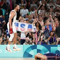 库里结束与安德玛13年合作，Curry Brand将独立运营，李宁安踏成潜在新东家