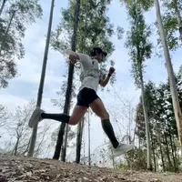 关于在山上跑到飞这件事