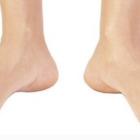 学步鞋别只看“防内八”！后跟硬度与足弓支撑才是关键差异点