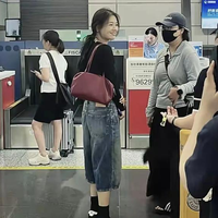 粉嘟嘟格子衫：春季穿搭必备还是过时单品？1200+用户观点大PK