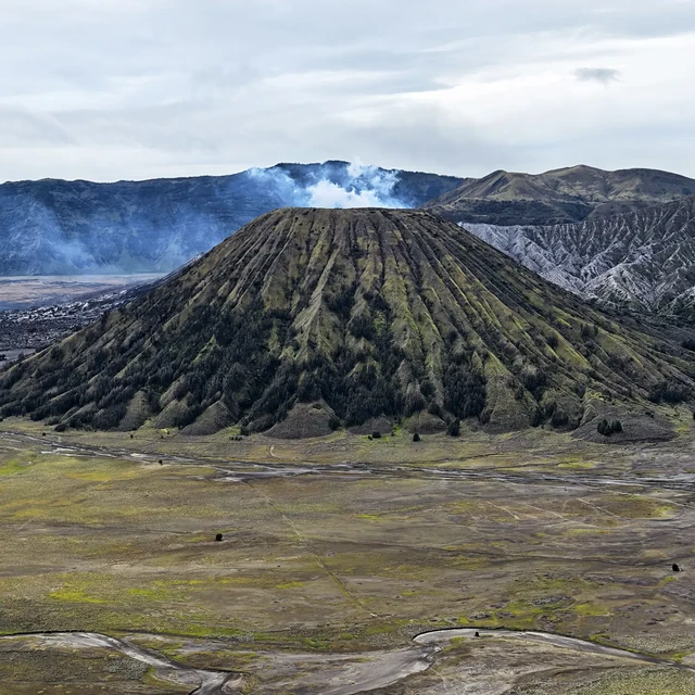 布罗莫火山