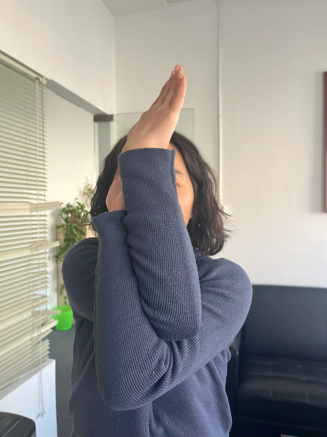 办公室十分钟拉伸，轻松应对下午