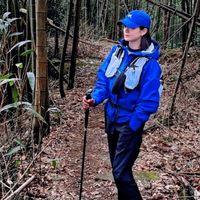 这冲锋衣实测，暴雨天爬山真没湿～