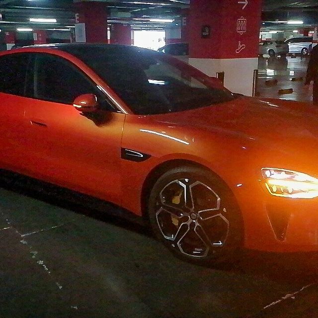 试乘小米SU7 MAX 体验零百加速，自动泊车等高科技