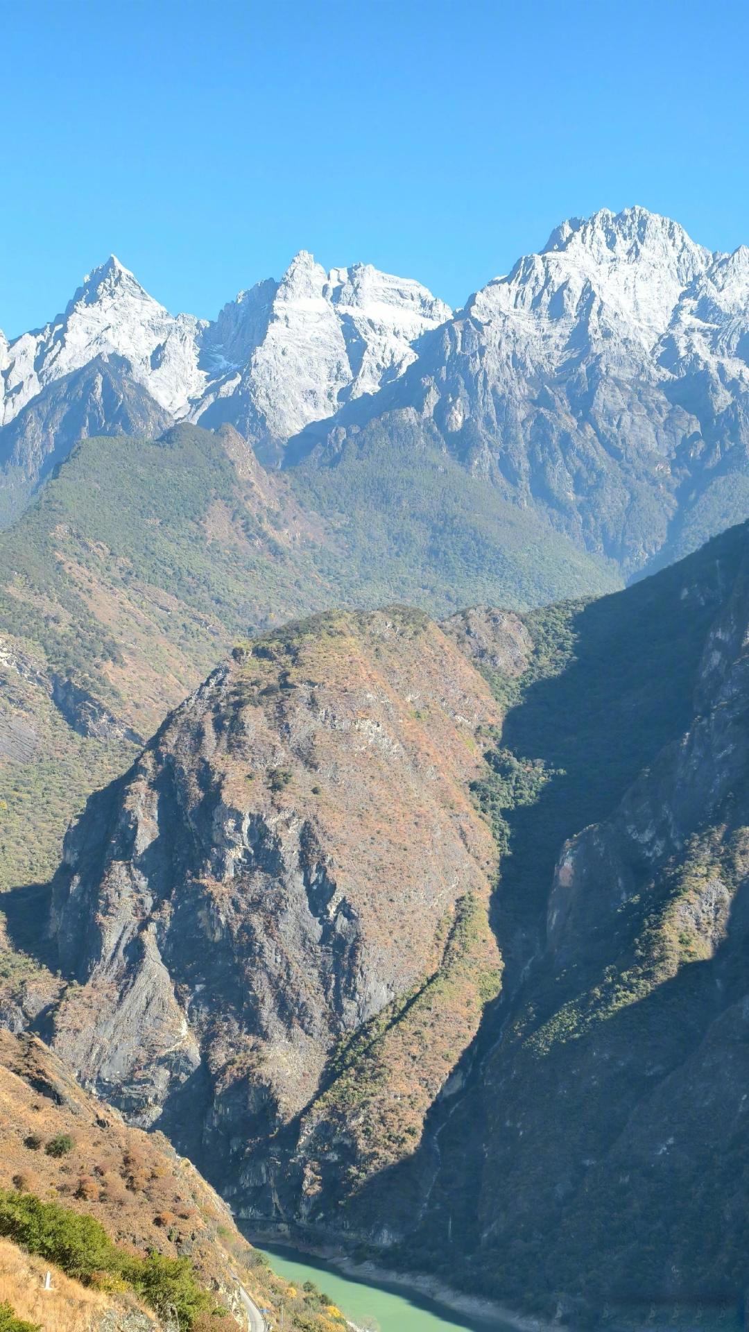 去一趟香格里拉吧!雪山古城和草原,治愈你所有的不开心