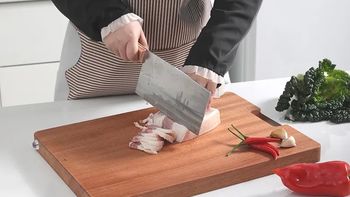 告别“毒菜板”，一块「整木无胶」的非洲乌檀木砧板有多“香”？
