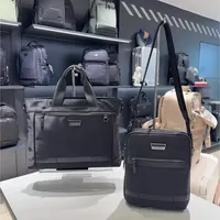 新秀丽NS0*09203公文包 & 09204斜挎包，商务通勤双搭！09203公文包缎光尼龙轻韧防泼，拼接皮革显轻奢，独立电脑仓+多隔层，手提斜挎皆体面。09204斜挎包多仓高效收纳，可调节肩带减负，简约立体版型百搭，差旅通勤轻便有质感。
#新秀丽 #公文包 #斜挎包 #商务通勤
