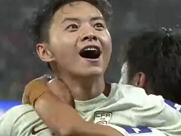 恭喜中国女足！2-1赢球后，再收2个好消息，冲击冠军只剩两大对手