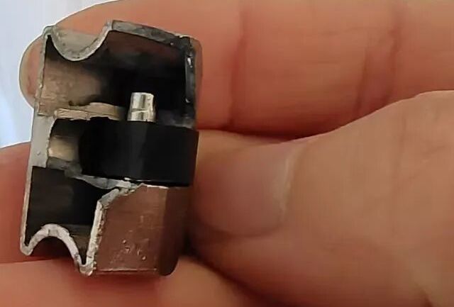 门锁坏了被反锁到屋里，看我怎么打开的