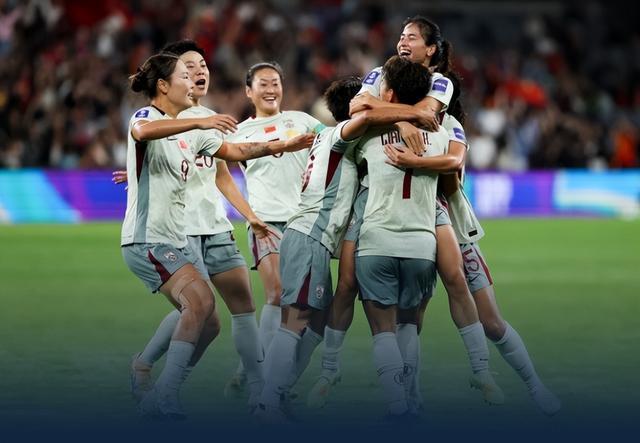 2-1逆转复仇！中国女足力克朝鲜头名出线，距世界杯一步之遥