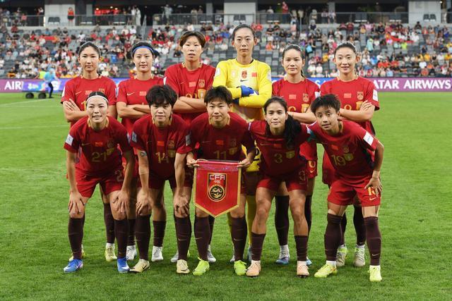 陪看女足：2-1逆转朝鲜拿下头名，20年魔咒终结！
