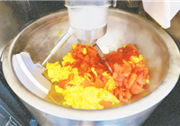 解决父母吃饭难题！七鲜小厨全国门店上线长辈专区：少油少盐、后厨直播