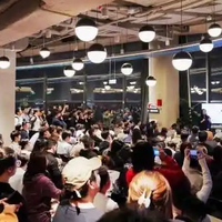 上海人太爱“小龙虾”了！300人排队到百度免费安装OpenClaw！
