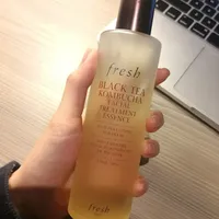 馥蕾诗红茶精华水，补水修护双效合一