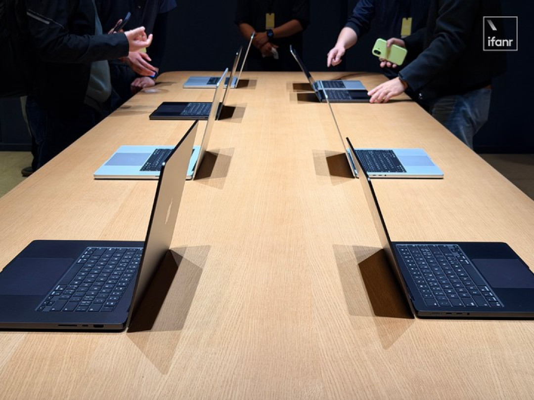实测 5 万元的苹果 AIPC,比我们想象的还要出色|M5 Max MacBook Pro 评测
