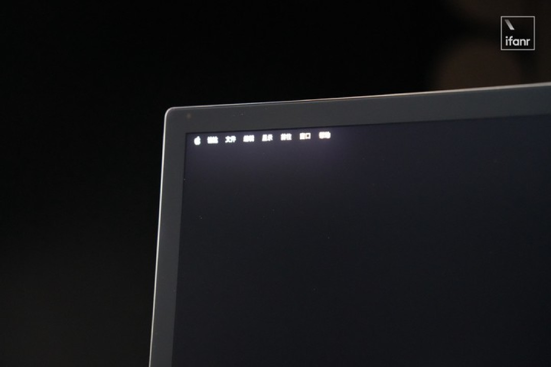 实测 5 万元的苹果 AIPC,比我们想象的还要出色|M5 Max MacBook Pro 评测
