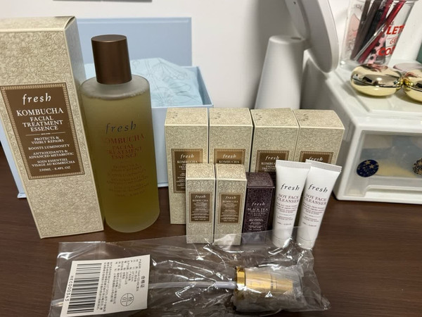 馥蕾诗红茶精华,抗老护肤新选择