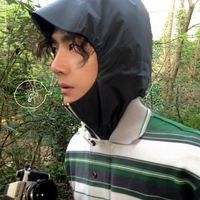 王一博巴黎时装周 手持尼康经典F3胶片相机