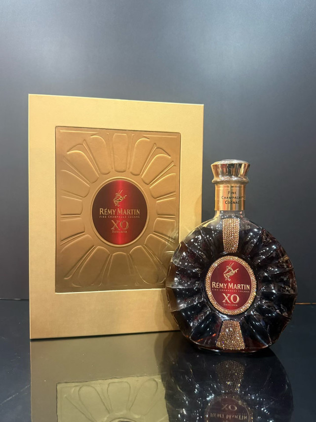 很少见的人头马XO施华洛世奇水晶钻限量版