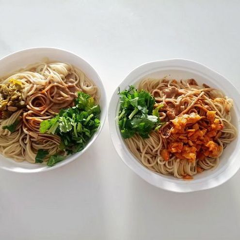 热干面评测！武汉vs信阳，谁才是真正的美味之王？