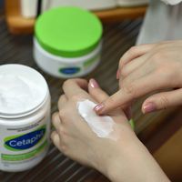 丝塔芙大白罐国内版与海外版之争:宝宝能用吗?我们汇总了全网真实观点