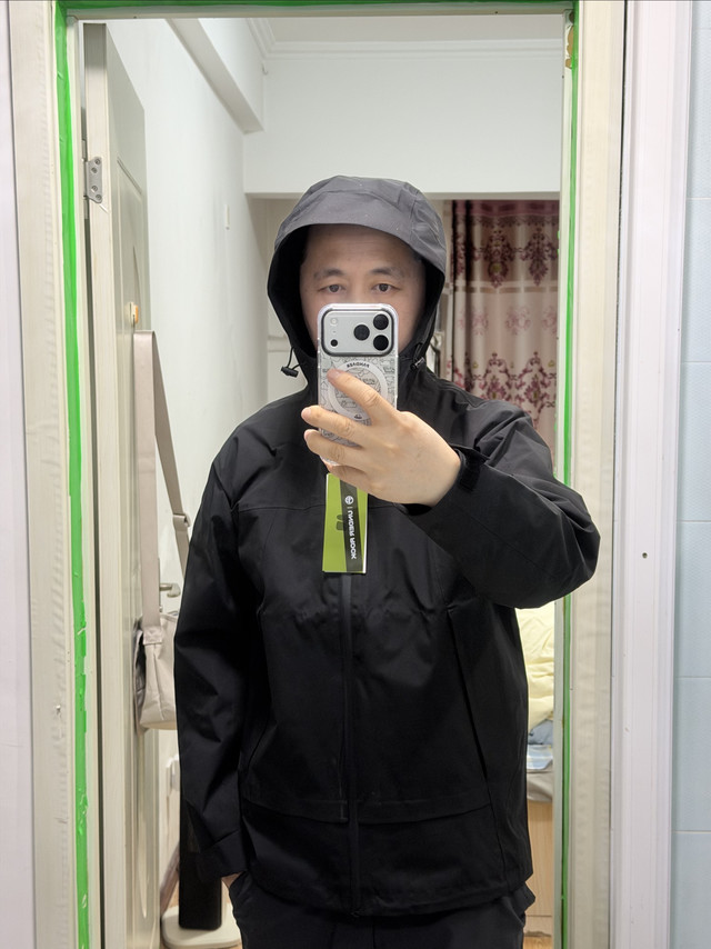 网易严选冲锋衣石下测评