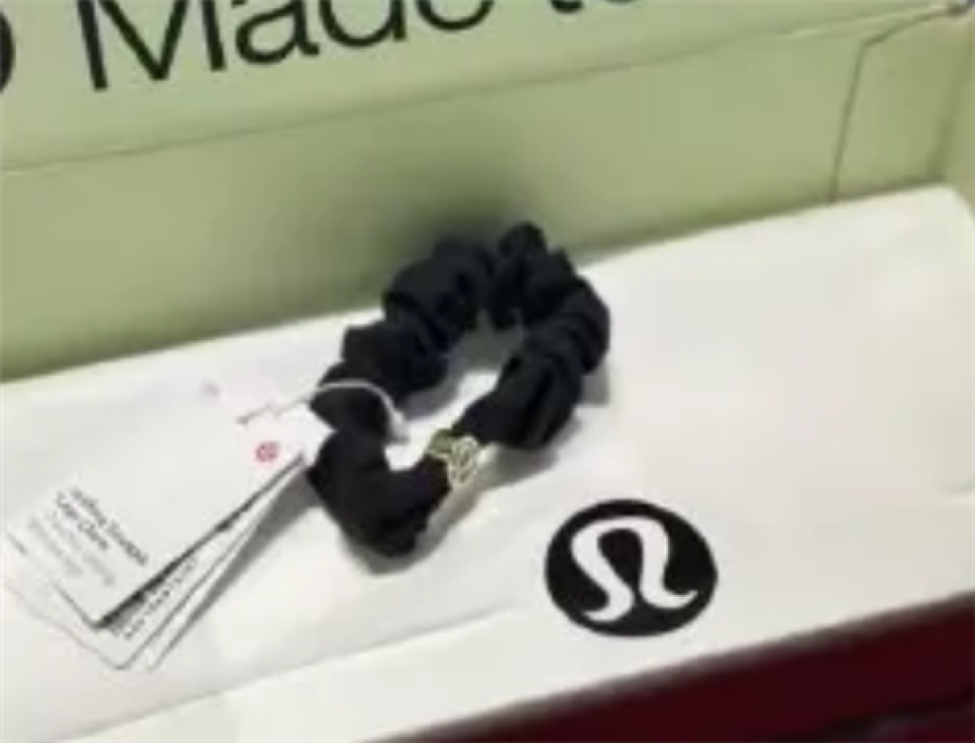 80元Lululemon发圈卖断货 商家回应:已售罄 后续会不定时补货